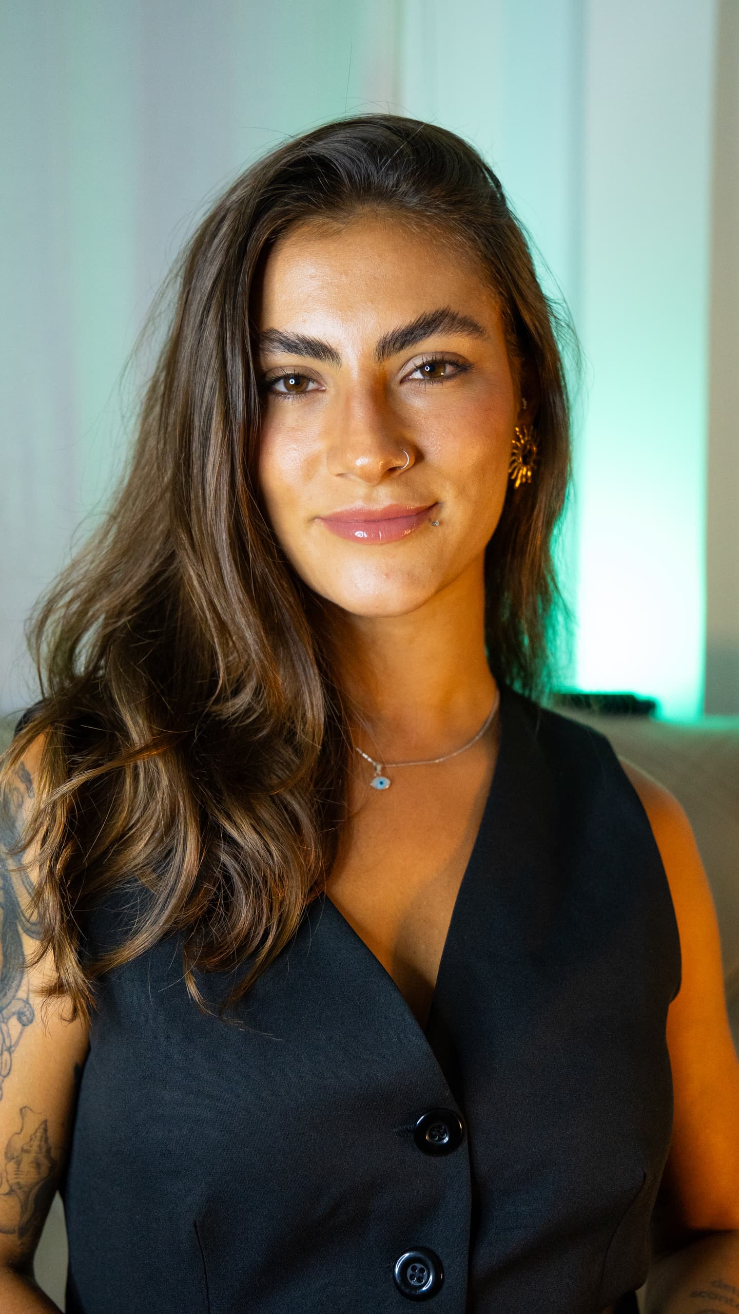 Sté Abreu — especialista em micropigmentação, criadora do Método Nano Simulação